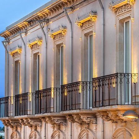 Casa Ruiz Suites Noto Bagian luar foto