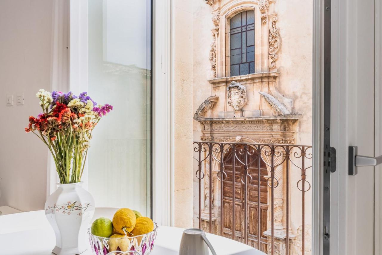 Casa Ruiz Suites Noto Bagian luar foto
