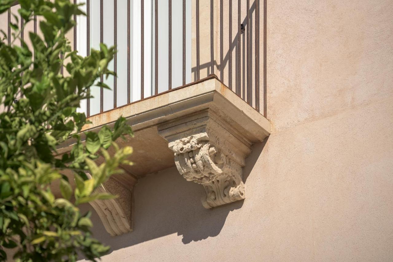 Casa Ruiz Suites Noto Bagian luar foto